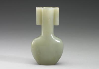 图片[2]-Jade vase with tubular handles and carved plum-blossom decoration, Qing dynasty (1644-1911)-China Archive